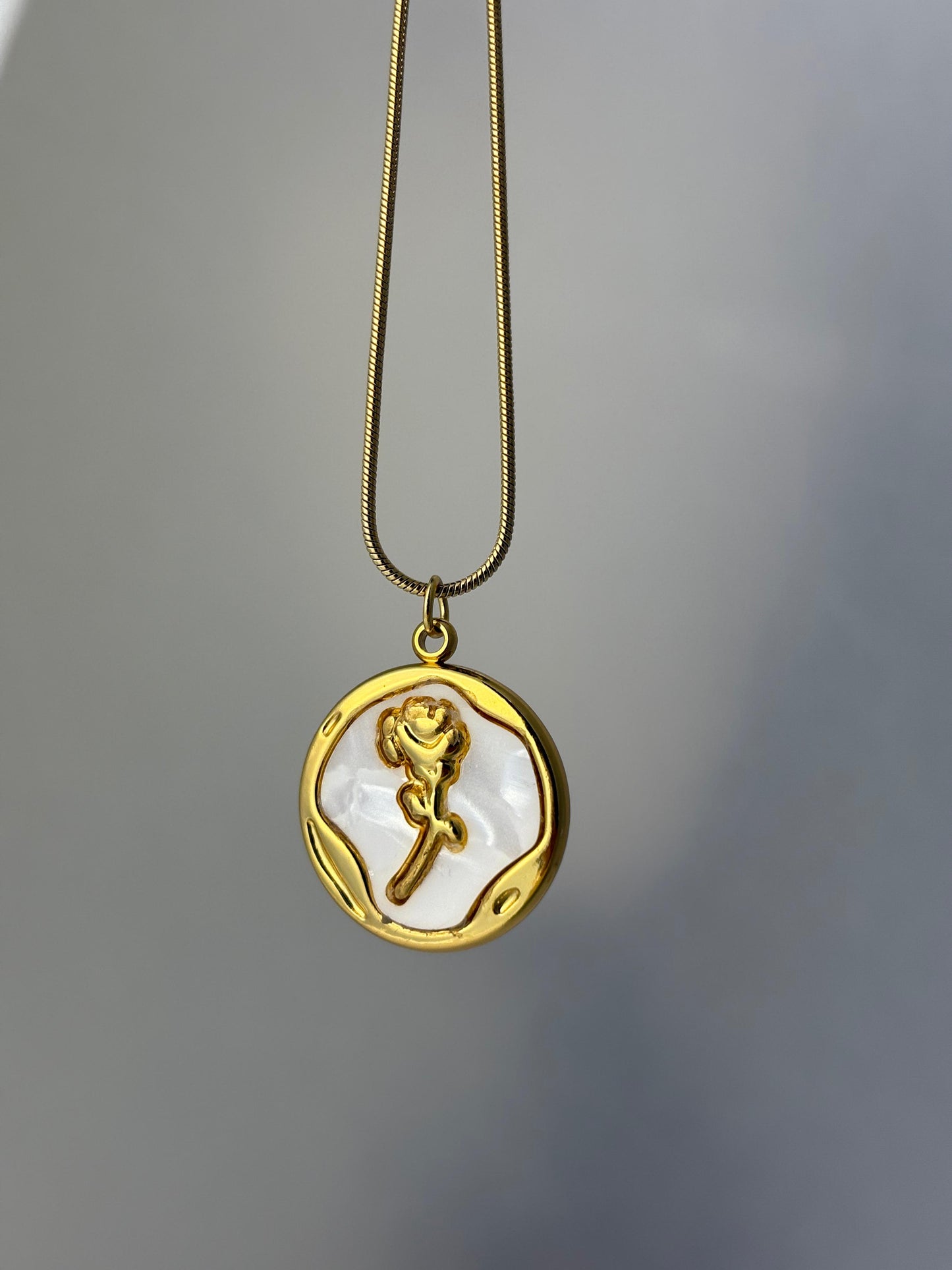 Rosé Whisper Pendant