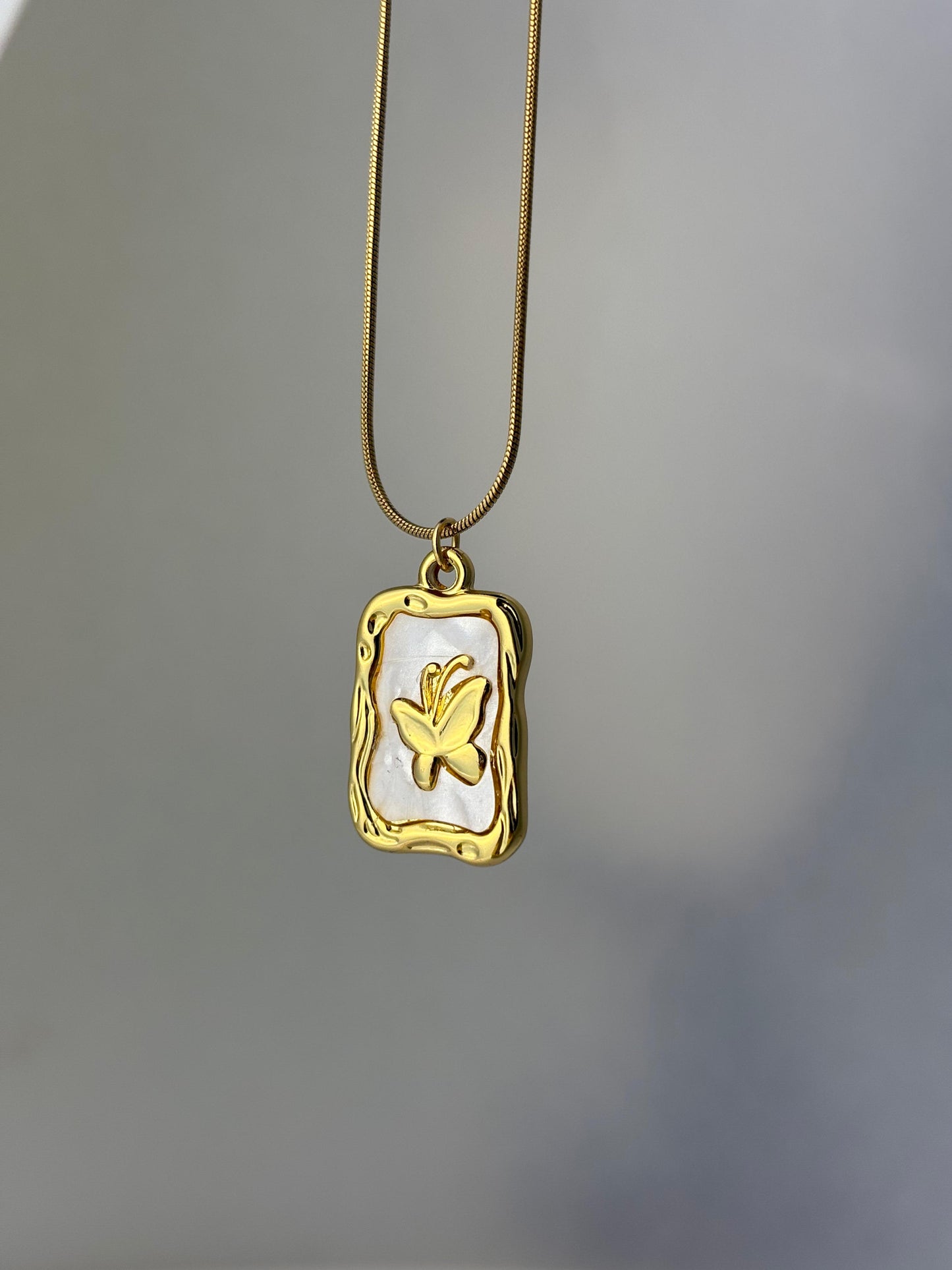 Rosé Whisper Pendant