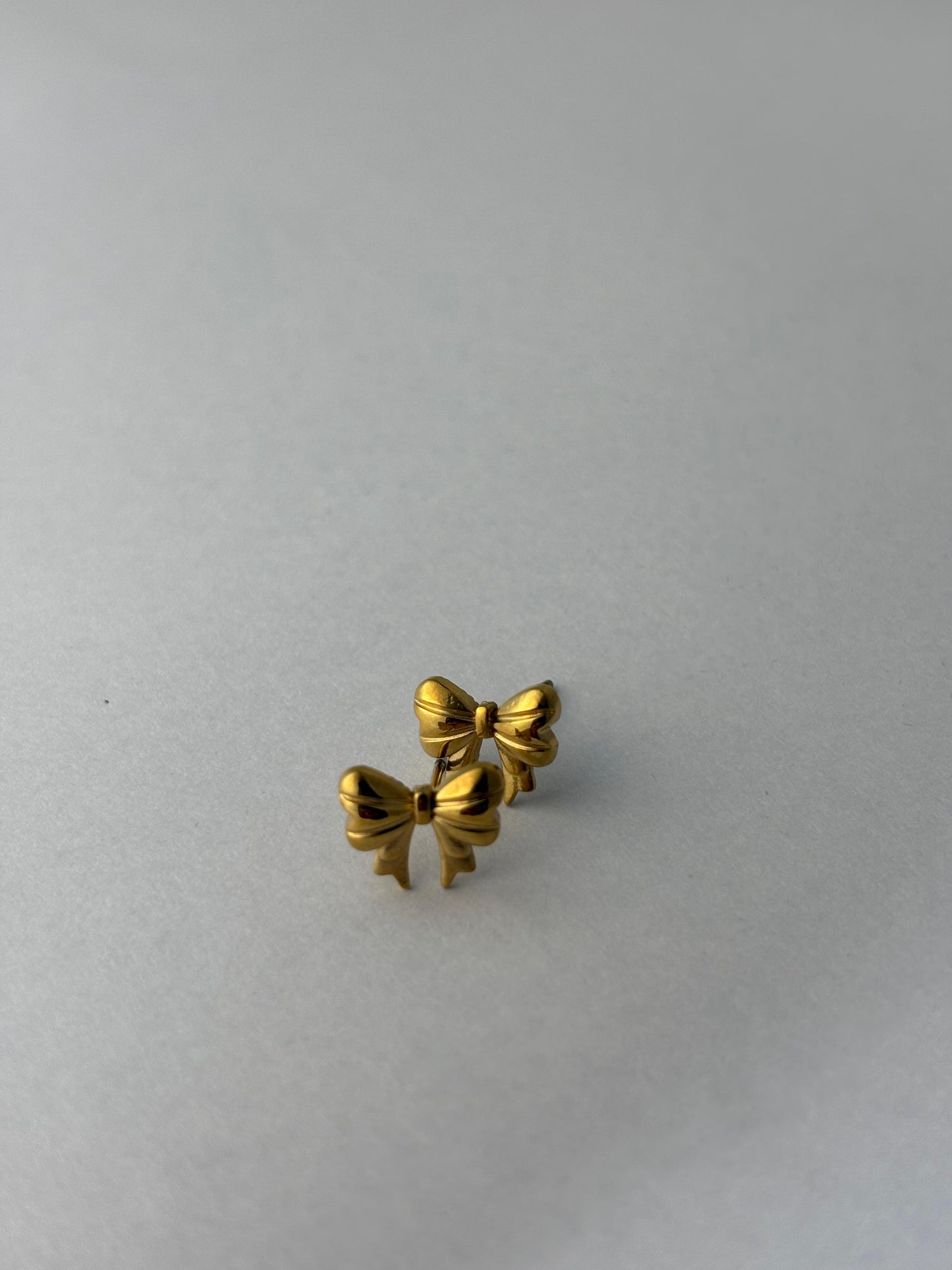 Minimal Bow Pendant with Earrings