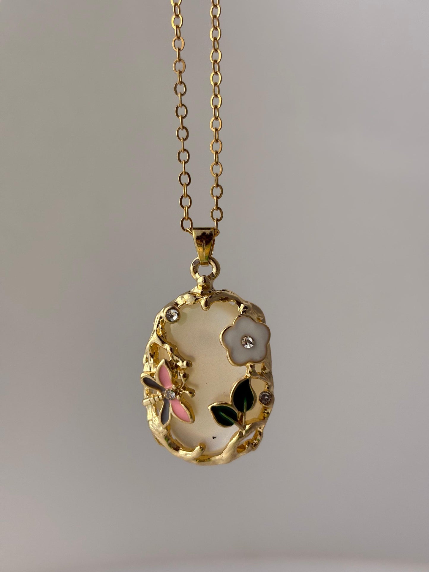 Anti Tarnish White Pendant Set