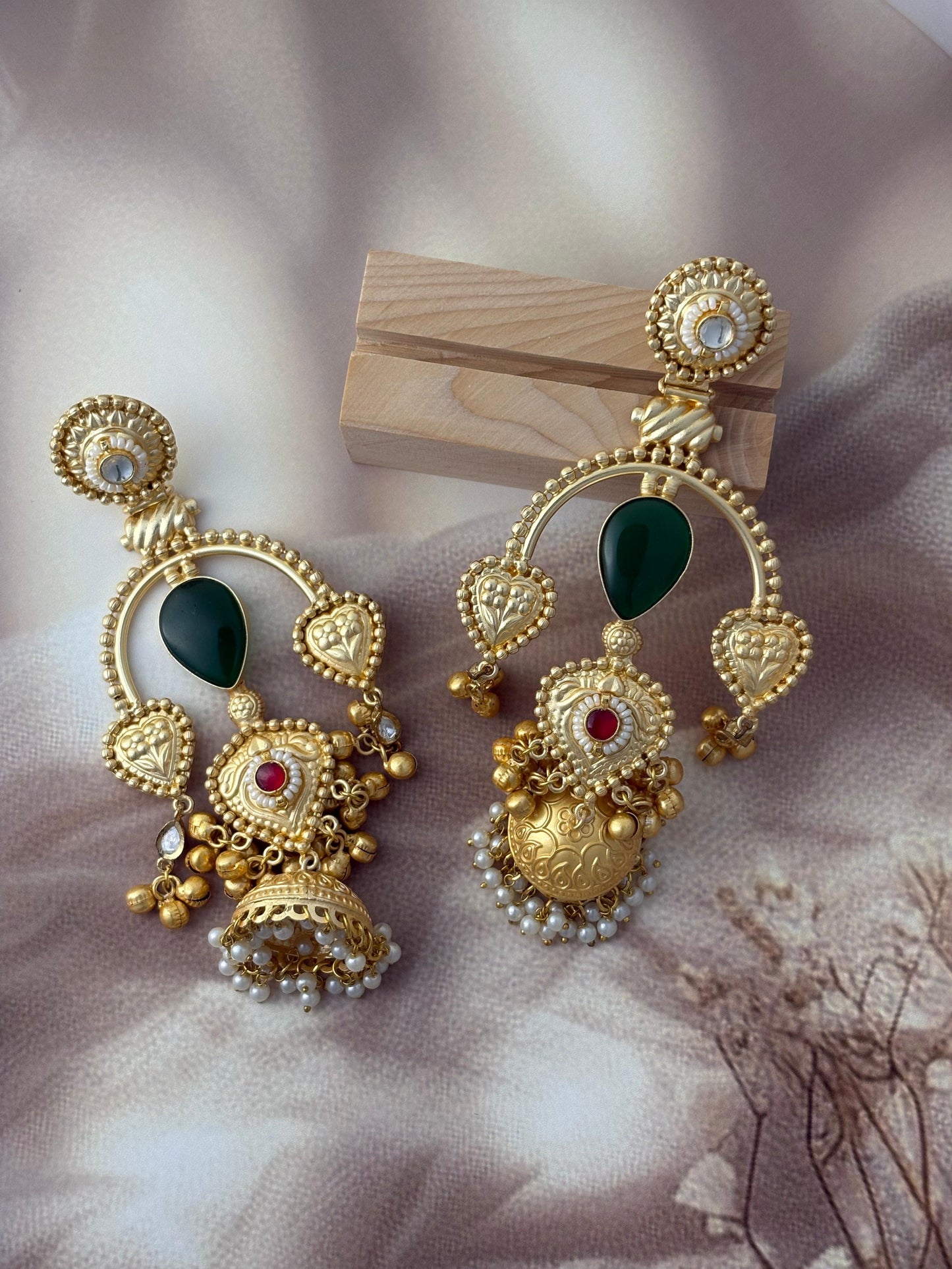 Kesar Kundan Jhumka