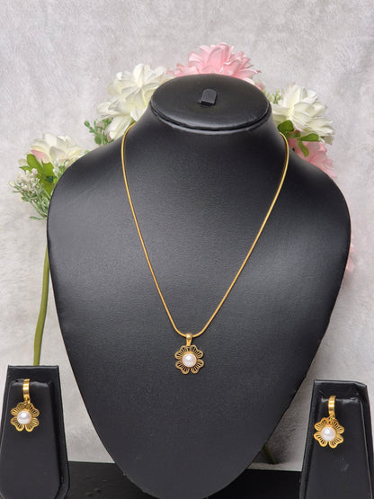 Elegant Pearl Pendant Set