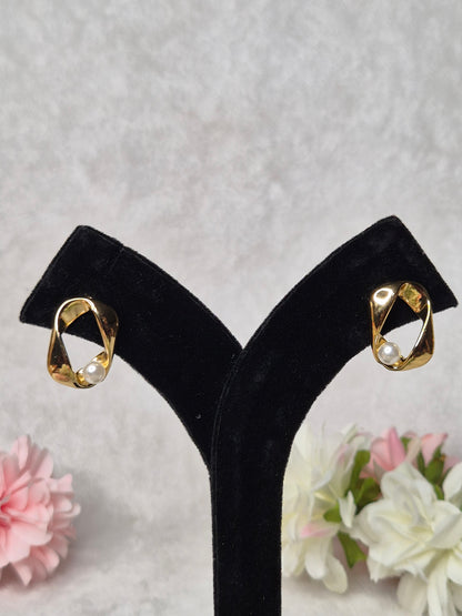 Anti Tarnish Gold Small Pearl Earings