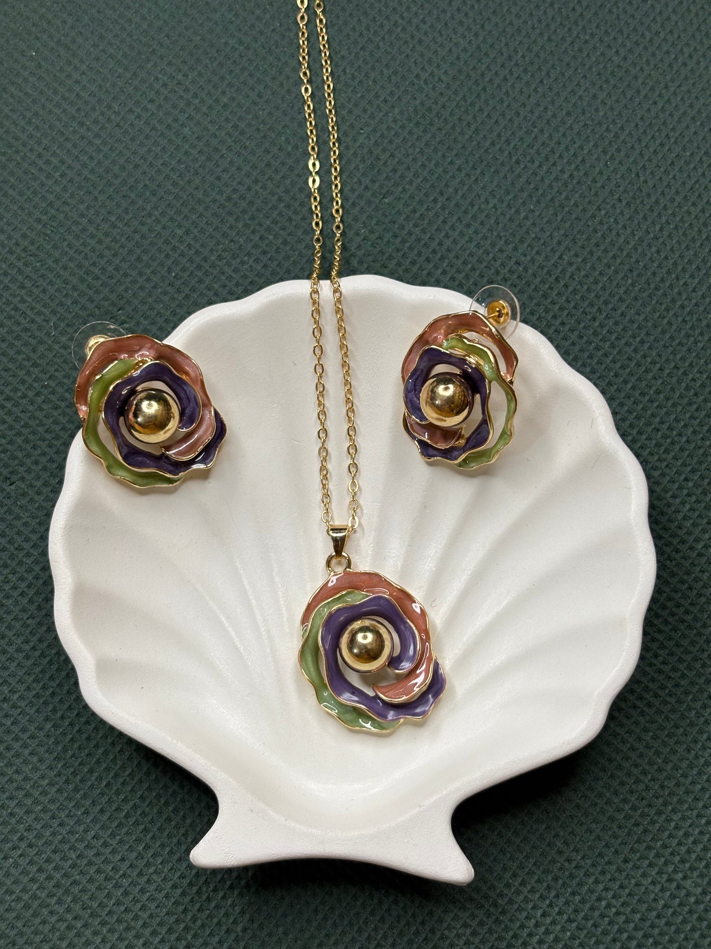 Multicolour Petals Pendant Set: