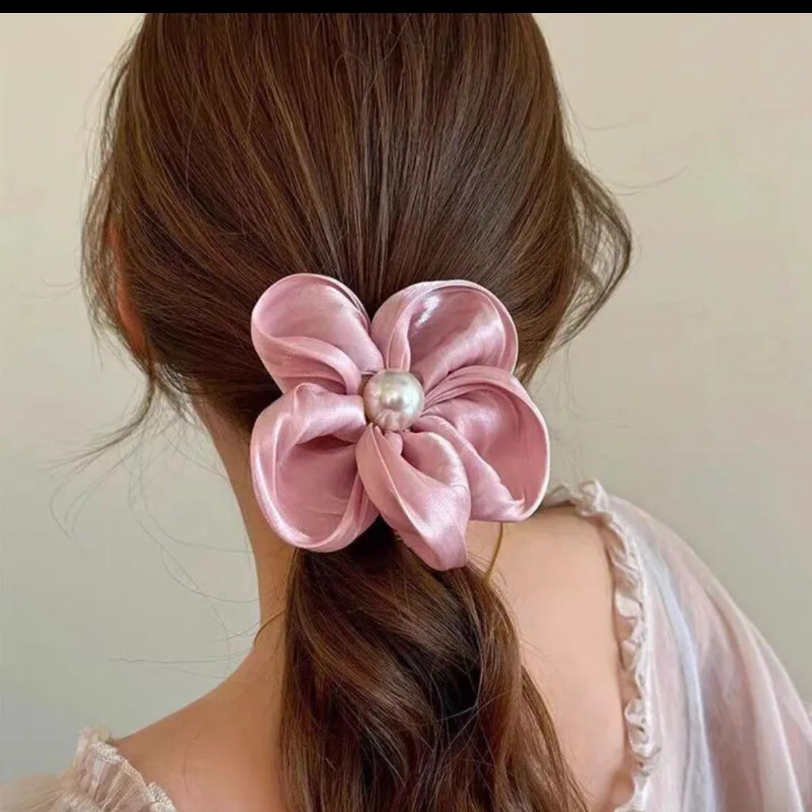 Pastel Bloom Pearl Center Hair Clip