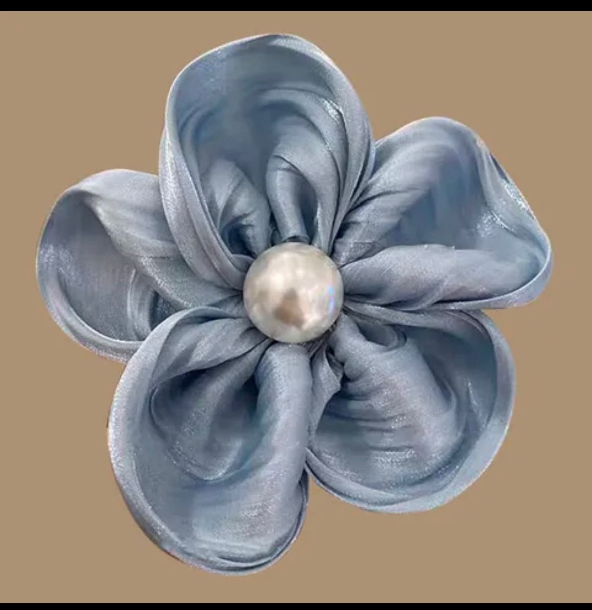 Pastel Bloom Pearl Center Hair Clip