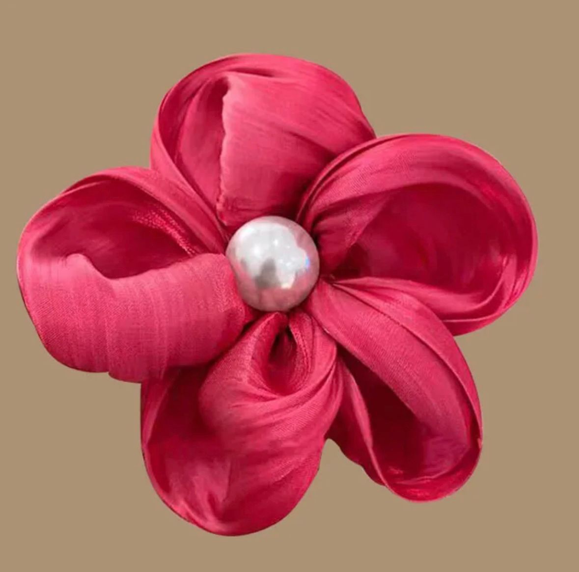 Pastel Bloom Pearl Center Hair Clip