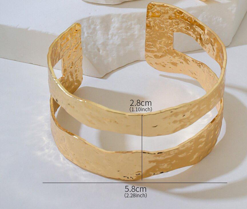 Luna Wave Gold Bracelet