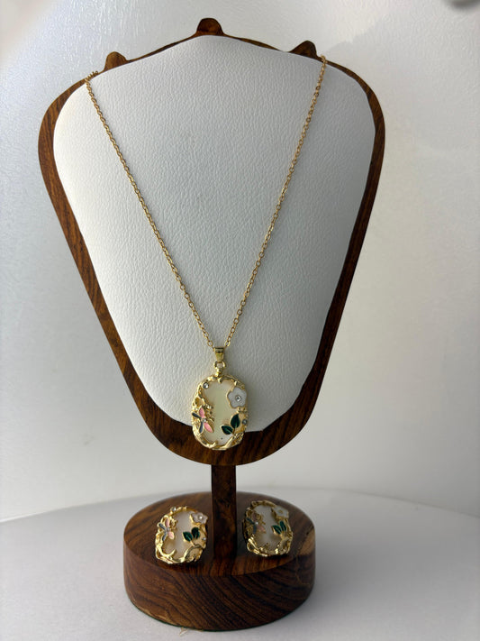 Anti Tarnish White Pendant Set