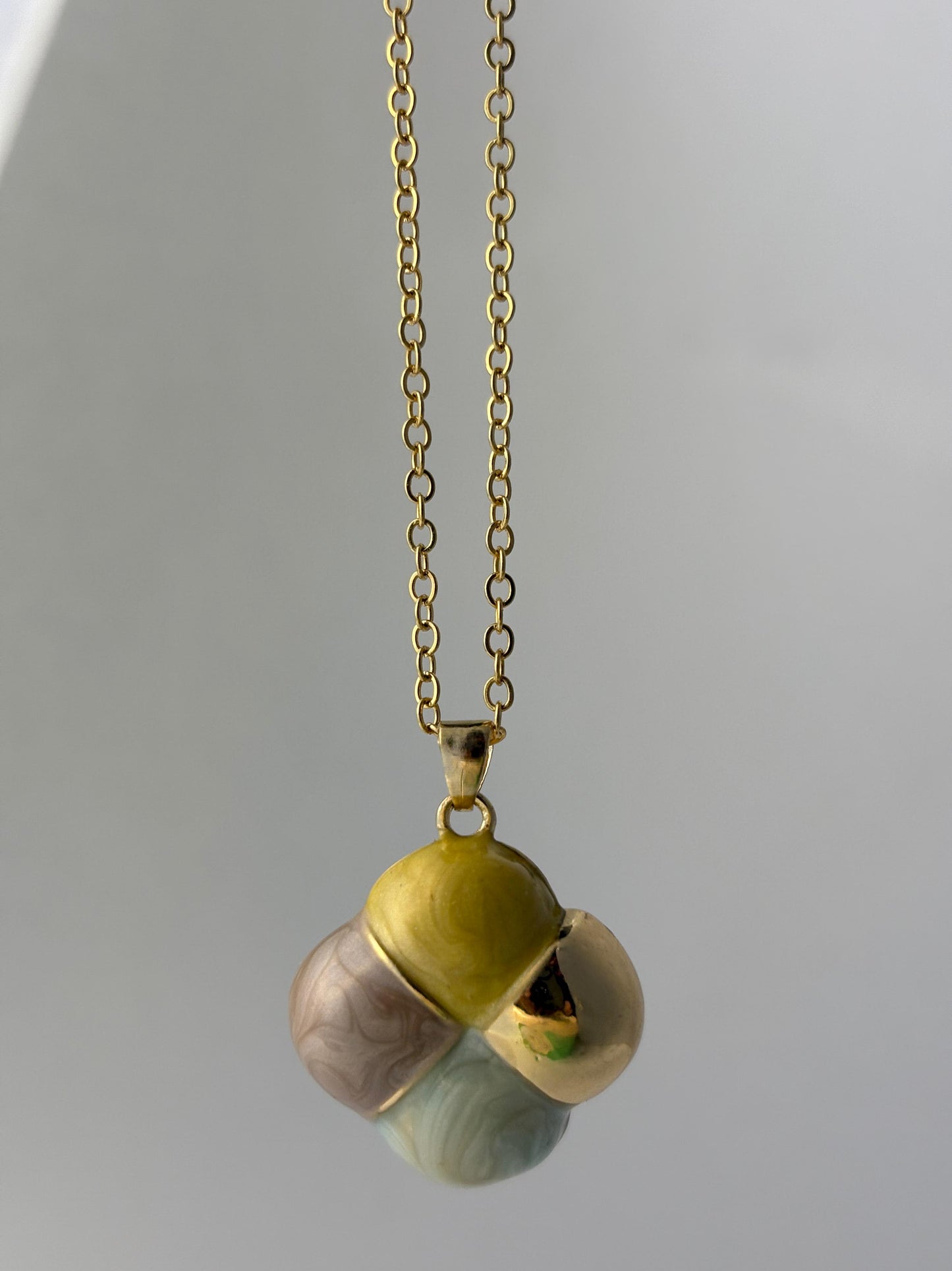 Multicolour Pendant Set