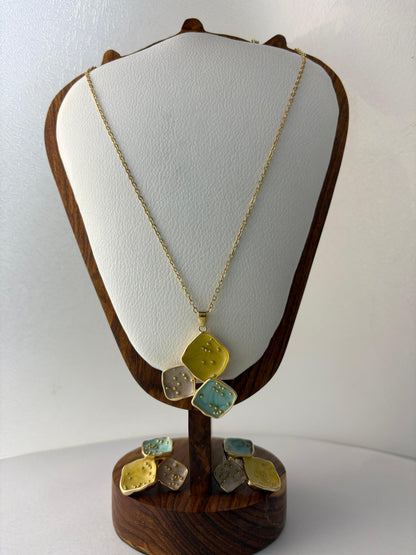 Multicolour Pendant Set