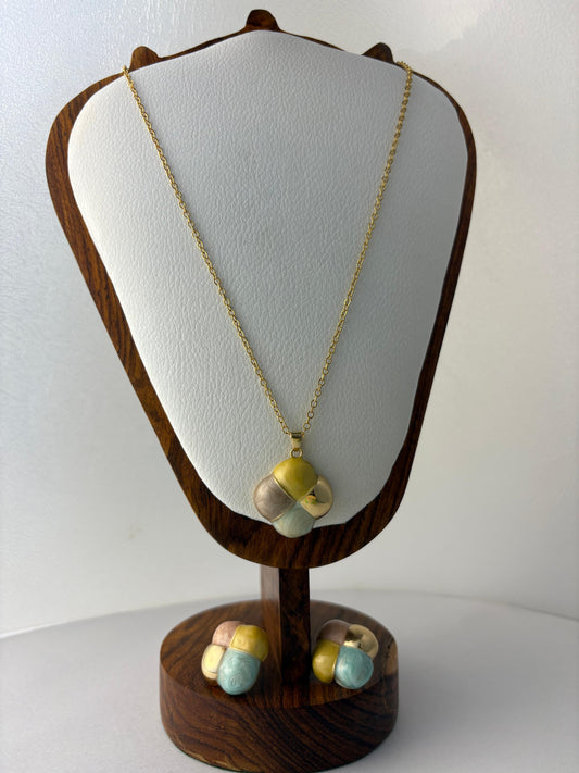 Multicolour Pendant Set