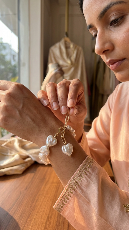 Heart Pearl Stretch Bracelet