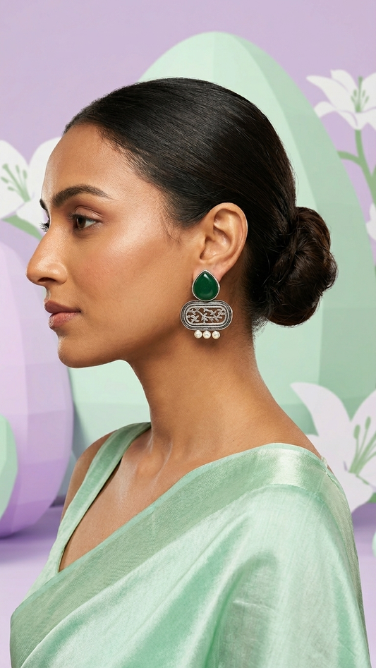 Oxidized Monalisa Stone Stud