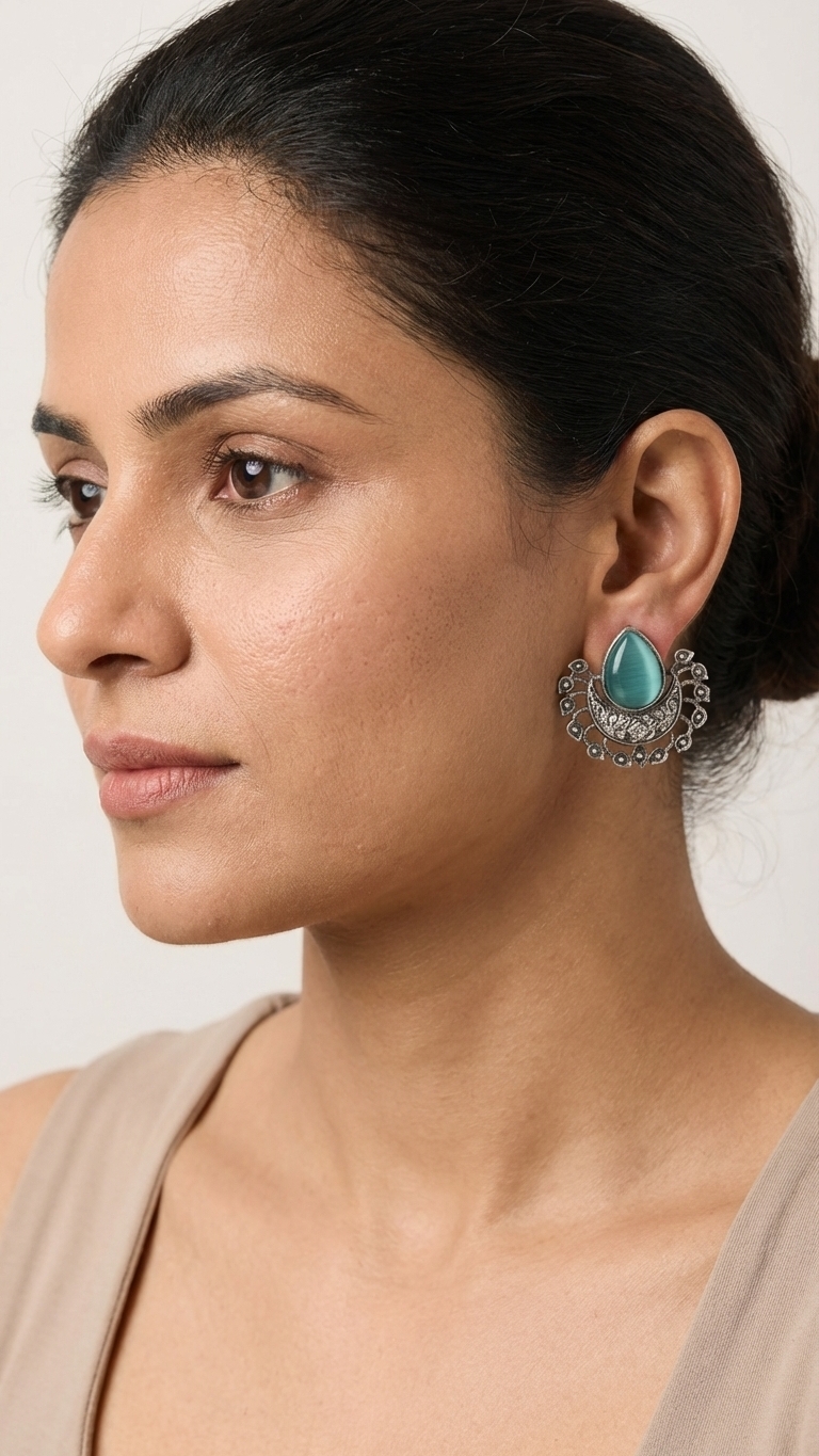 Oxidized Monalisa Stone Stud